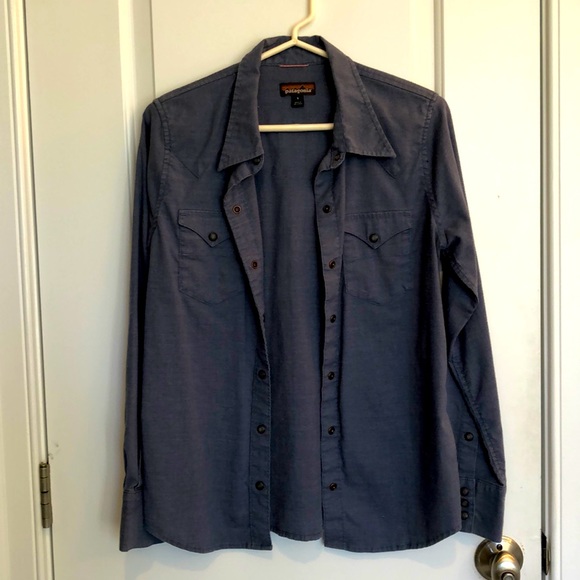 Women’s authentic, blue, gently-used Patagonia top - Picture 1 of 5